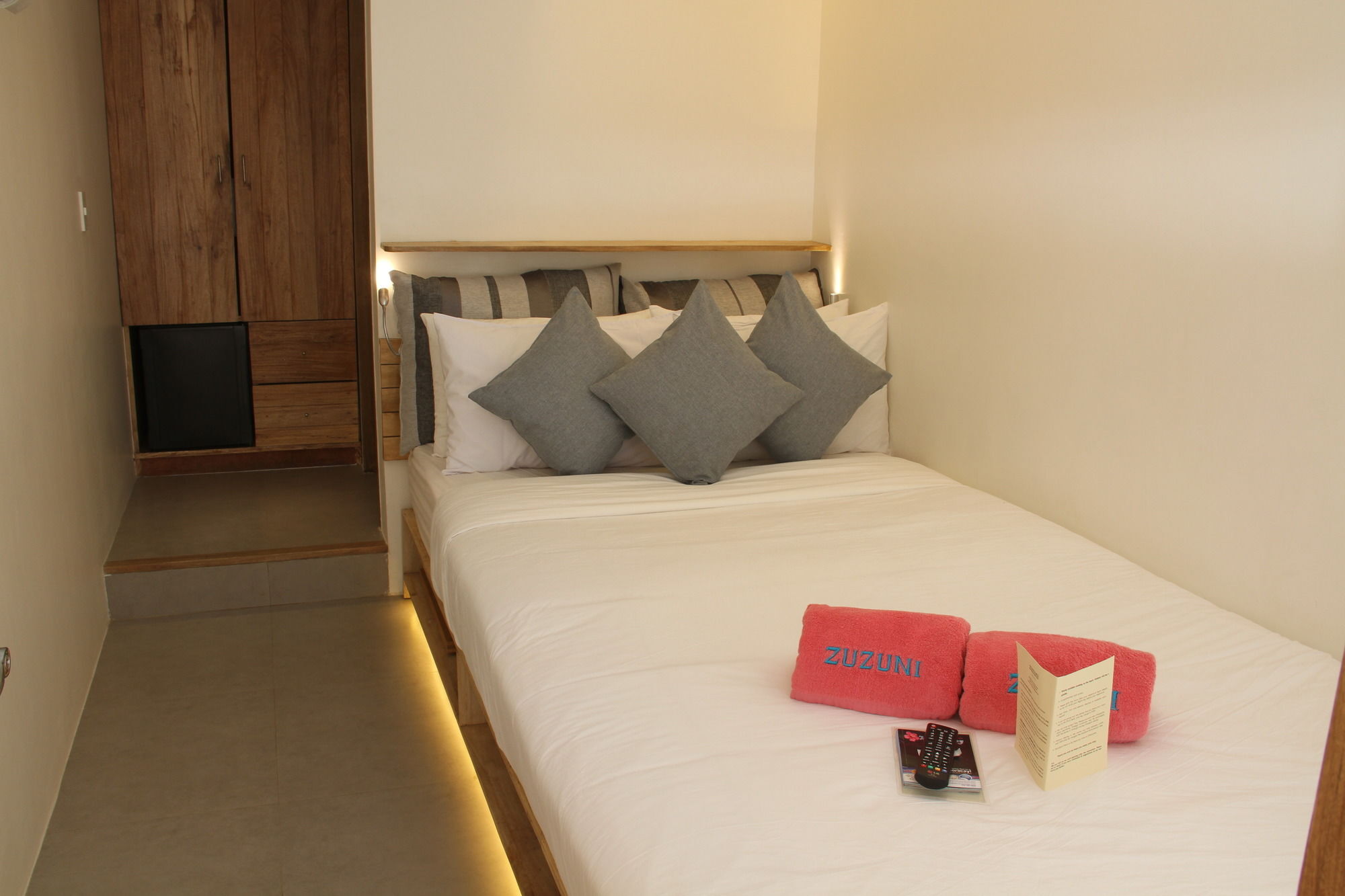 Zuzuni Boutique Hotel Balabag  Luaran gambar